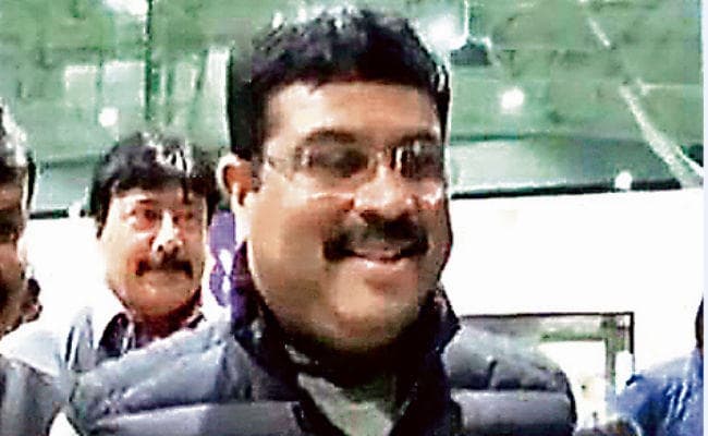 झारखंड विधानसभा चुनाव 2019 : धर्मेंद्र प्रधान रांची पहुंचे, स्मृति आज आयेंगी