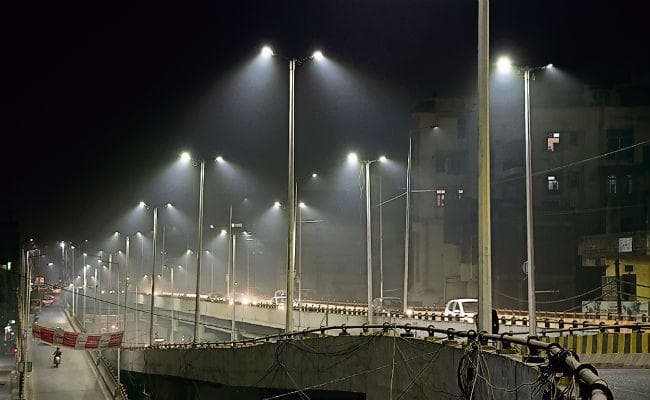 पटना : धूल कण और धुआं बना रहे दमघोंटू कुहरा