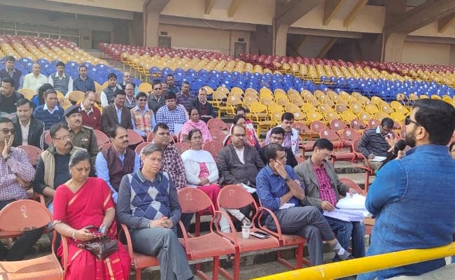 रांची में विधानसभा चुनाव की तैयारियां जोरों पर, उपायुक्त ने निर्वाची पदाधिकारियों के साथ की समीक्षा बैठक