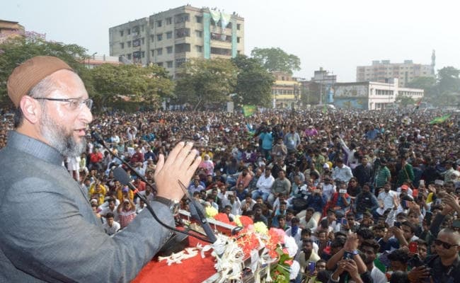 जमशेदपुर में ओवैसी ने कांग्रेस से पूछा : बाबरी मस्जिद गिराने वाली शिवसेना से क्यों किया निकाह