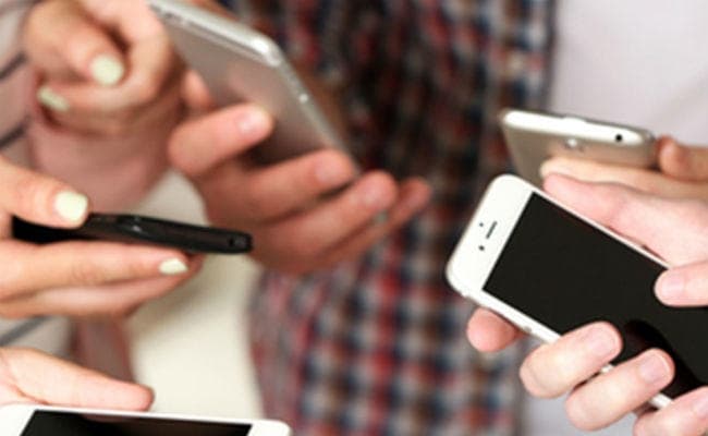 आज से बदल रहे है ये नियम, मोबाइल सेवा हो सकती है महंगी, जानें आपके पॉकेट पर कितना पड़ेगा प्रभाव