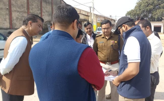 Ranchi : जिला निर्वाचन पदाधिकारी ने पंडरा बाजार में स्ट्रांग रूम का निरीक्षण किया