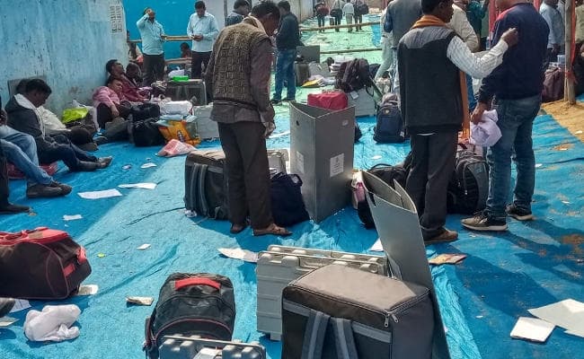 झारखंड विधानसभा चुनाव : गढ़वा में चिनिया के इस बूथ पर 80 फीसदी से ज्यादा मतदान