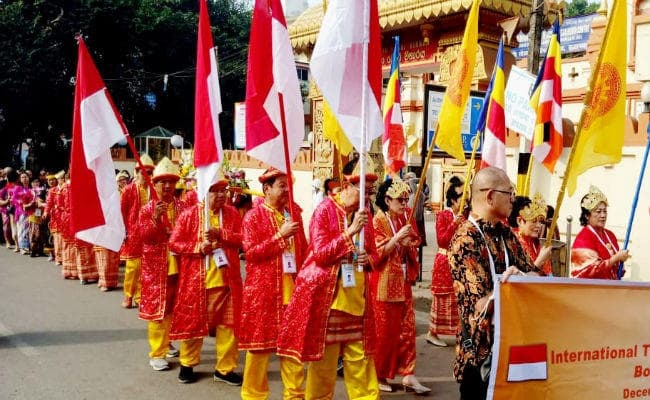 महाबोधि मंदिर में 15वां इंटरनेशनल त्रिपिटक चैटिंग शुरू, विश्व शांति की कामना की जायेगी, ...देखें तस्वीरें
