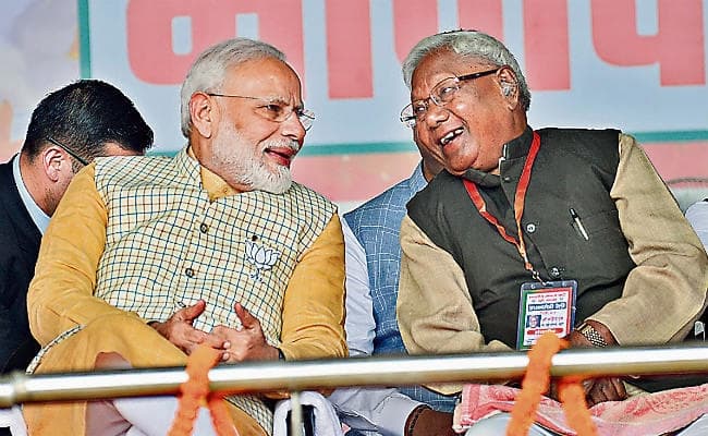 झारखंड विधानसभा चुनाव 2019 : कड़िया मुंडा को पीएम मोदी ने बताया गुरु, कहा- अंगुली पकड़ कर संगठन शास्त्र सीखा