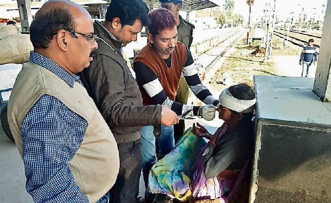 रांची : डॉक्टर बोला, ठीक नहीं होगी बीमारी तो ट्रेन के आगे कूद गयी महिला, बची