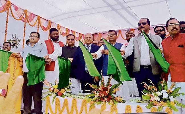 मधुबनी : झंझारपुर-मंडन मिश्र हॉल्ट रेलखंड पर शुरू हुआ ट्रेनों का परिचालन