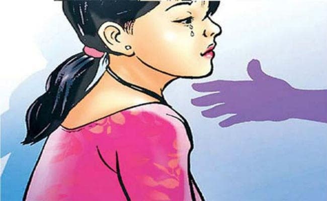 गुमला में शिक्षक पर सहकर्मी की पत्नी के साथ छेड़खानी का आरोप, मामला दर्ज