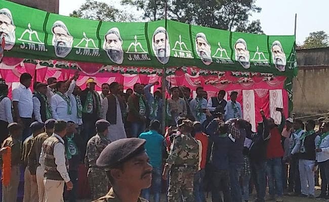 गुजरात का कोई मोदी आयेगा और बैंक में रखे आपके सारे पैसे ले जायेगा, गुमला में बोले हेमंत सोरेन