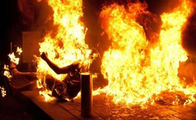 युवती का जला शव मिला दुष्कर्म की आशंका, पहचान नहीं