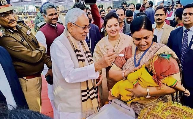 सीवान : जल और हरियाली के बिना जीवन अधूरा : मुख्यमंत्री नीतीश कुमार