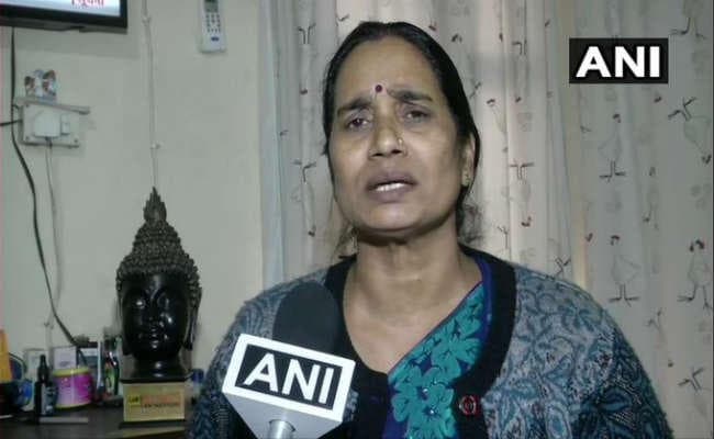 हैदराबाद गैंगरेपः चारों आरोपियों के एनकाउंटर पर बोलीं निर्भया की मां- पुलिस ने किया  बड़ा काम