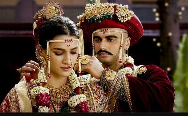 Film Review: फिल्‍म देखने से पहले जानें कैसी है फिल्‍म ''पानीपत''