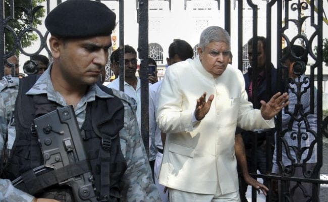 मुख्यमंत्री ममता बनर्जी के साथ सभी मुद्दों पर बातचीत को तैयार हूं : राज्यपाल