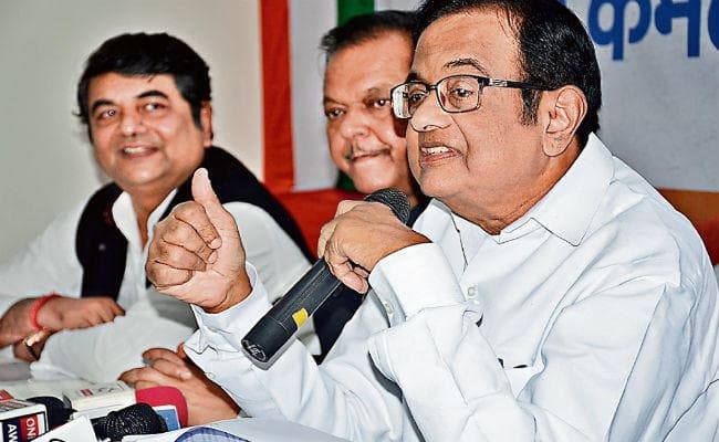 देश की अर्थव्यवस्था गर्त में : पी चिदंबरम