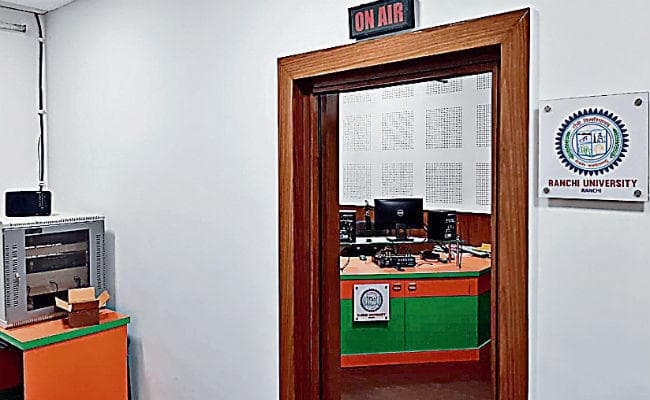 चुनाव के बाद बजेगा रेडियो खांची, हर दिन हो रहा है ट्रायल, तैयार किये जायेंगे प्रोग्राम