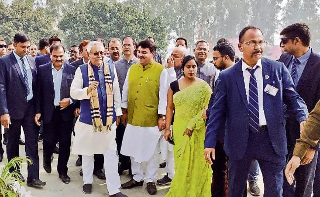 गोपालगंज : हरियाली व जल के बिना जीवन असंभव : सीएम