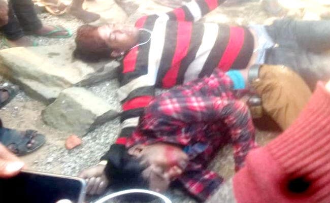 ईयरफोन पर गाना सुनते तीव्र गति से आ रहे थे बाइक सवार, तीखा मोड़ देख मारा ब्रेक, नहर में गिरने से हुई मौत