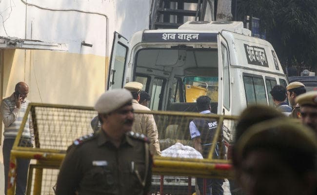 उन्नाव कांड : पोस्टमार्टम रिपोर्ट में दुष्कर्म पीड़िता की मौत की वजह गंभीर रूप से जलने को बताया