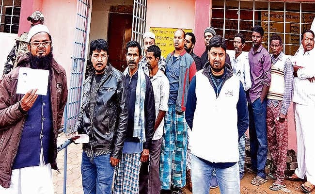 मांडर : सात बजे से ही पहुंचने लगे थे वोटर