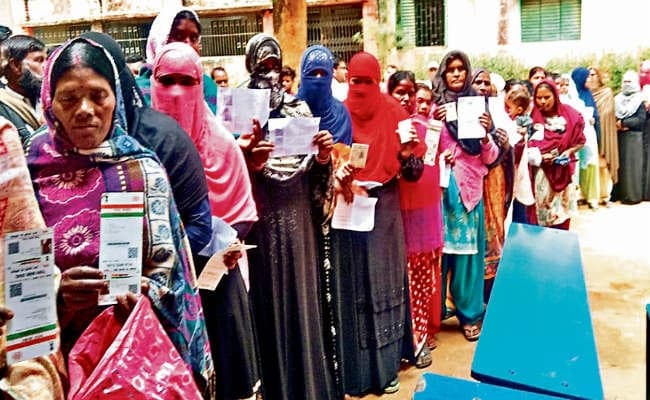 लापुंग : 65 बूथ पर 66.56 प्रतिशत वोट पड़े