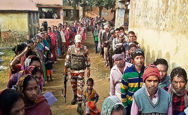 खरसावां : कुचाई के पांच बूथों पर नहीं हुई वोटिंग