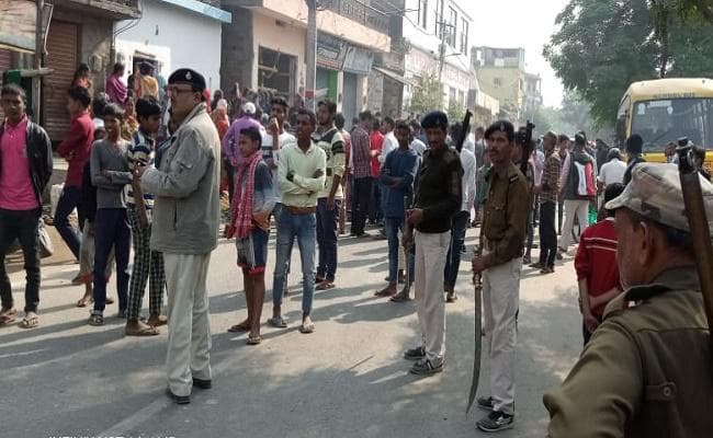 गया में युवक की सरेआम गोली मारकर हत्या, आगजनी और रोड जाम