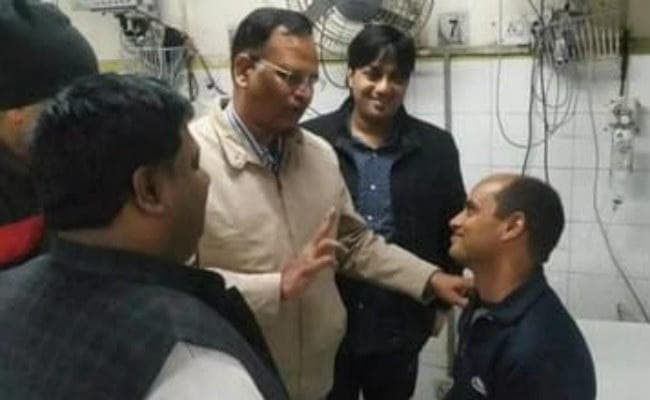 दिल्ली अग्निकांड : रांची के राजेश शुक्ला ने बचायी 11 लोगों की जान, मंत्री ने बताया असली हीरो