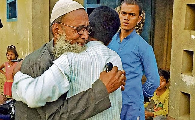 सहरसा : अब्बा, आग लग गयी है... बचाओ, निकलने का नहीं है रास्ता