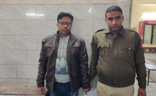 दिल्ली आग त्रासदी : फैक्ट्री के मालिक और प्रबंधक को 14 दिनों की पुलिस हिरासत में भेजा गया