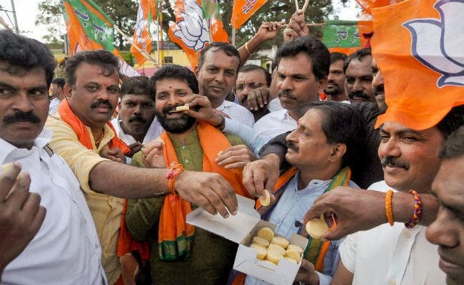 कर्नाटक उपचुनाव : भाजपा ने 15 में से 12 सीटें जीती, विधानसभा में मिला स्पष्ट बहुमत