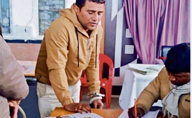 पटना : ट्रेन में छेड़खानी के आरोप में ट्रेनी दारोगा गिरफ्तार