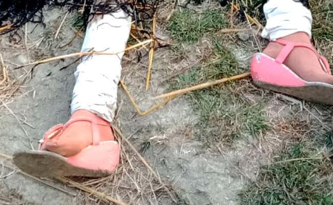 बक्सर में ऑनर किलिंग : अपराधियों संग पिता ने ही पुत्री को हत्या कर जलाया, ...जानें कैसे पिता तक पहुंची पुलिस?