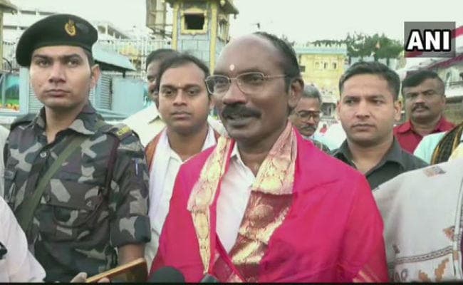 PSLV C48 के प्रक्षेपण से पहले तिरुपति बालाजी पहुंचे इसरो चीफ के सिवन