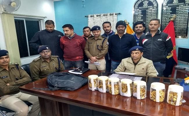 हाजीपुर : मुथूट फाइनेंस से लूटे गये 51 किलो सोना में से 4 किलो बरामद