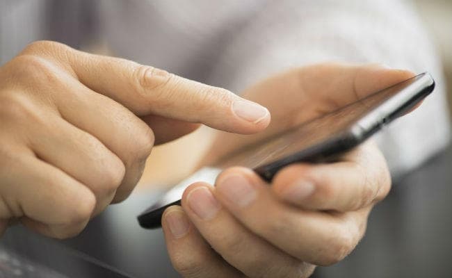 क्लास में पढ़ाई के दाैरान मोबाइल का प्रयोग होगा निषेध