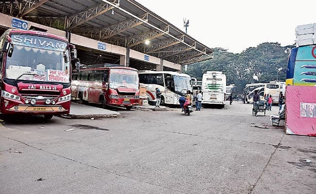 झारखंड विधानसभा चुनाव 2019 : बसों को जब्त किये जाने से यात्री परेशान, ट्रेनों में भीड़ बढ़ी
