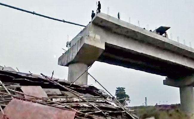 रांची : ढलाई के दौरान पुल की सेंटरिंग गिरी, तीन मजदूर घायल