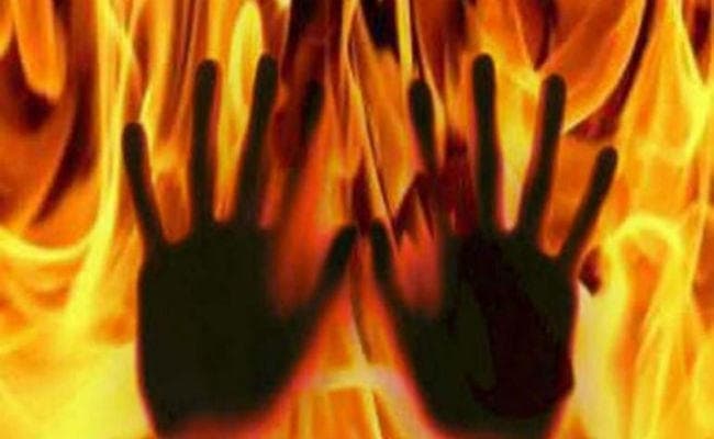 नरकटियागंज : युवती से दुष्कर्म, शादी के दबाव पर जिंदा जलाया