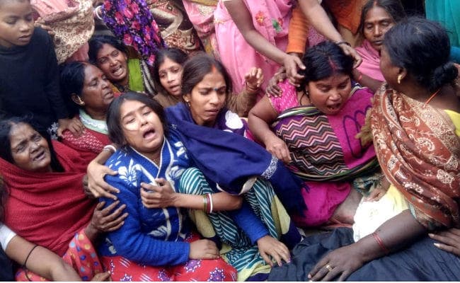 पटना : स्कूल बस ने फुलवारीशरीफ थाने के चौकीदार को कुचला, घटनास्थल पर ही हुई मौत, सड़क जाम