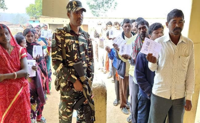 झारखंड विधानसभा चुनाव : धनवार, गोमिया, बेरमो, ईचागढ़, सिल्ली और खिजरी  में वोटिंग जारी, मतदाताओं में उत्साह