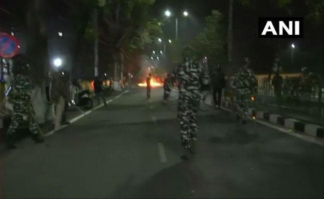 असम : CAB के खिलाफ हिंसक प्रदर्शन कर रहे लोगों पर पुलिस ने चलाई गोली, कई घायल