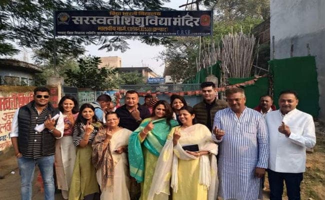 JharkhandElection LIVE: बरही में दोहपर 1 बजे तक सबसे ज्यादा 52.30 फीसदी तो वहीं मांडू में 47.10 फीसदी हुआ मतदान