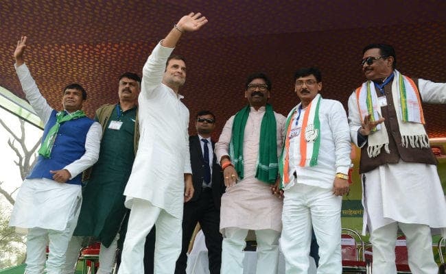 झारखंड में उद्योगपतियों की सरकार हटाकर बनायें गरीबों की सरकार : राहुल गांधी