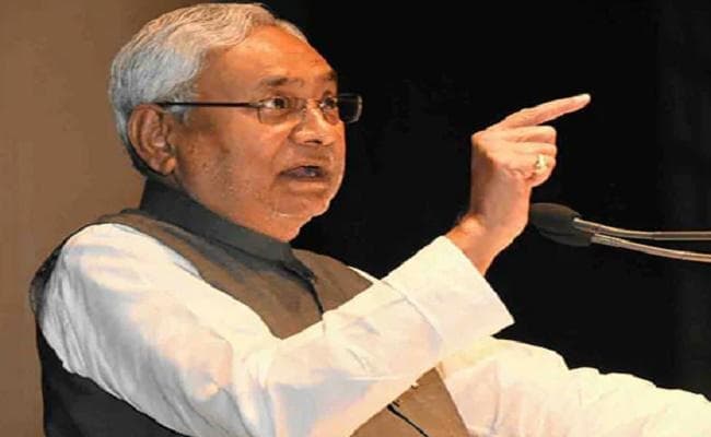 मुख्यमंत्री नीतीश कुमार ने जल-जीवन-हरियाली अभियान से संबंधित समीक्षा बैठक की