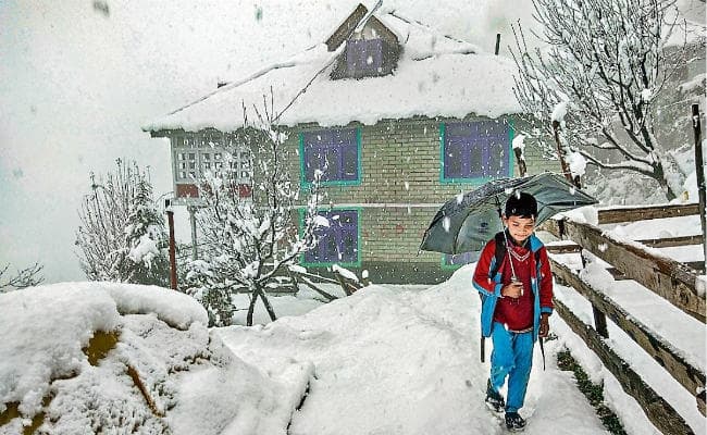 कश्मीर से केदारनाथ तक बर्फबारी, उत्तर भारत में बढ़ेगी ठंड