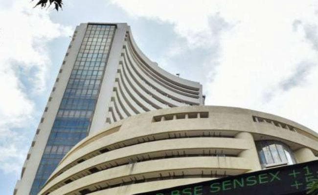 ब्रिटेन में बोरिस जॉनसन की जीत के बाद झूमा शेयर बाजार, सेंसेक्स ने लगायी 428 अंकों की छलांग