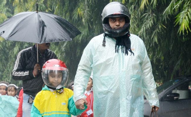 बिहार : रिमझिम बारिश और सर्द हवाओं से तापमान में भारी गिरावट, किसानों में कहीं खुशी-कहीं गम, ...जानें कैसा रहेगा शनिवार?