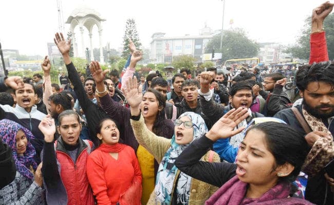 VIDEO: आज दिनभर कौन सी खबरें रहीं सबसे ज्यादा चर्चा में?