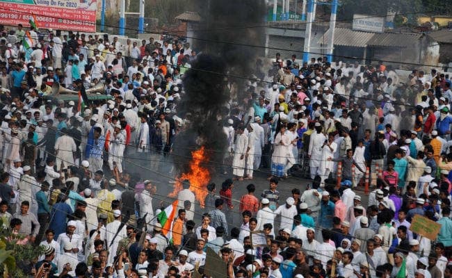CAB : पूर्वोत्तर में तनावपूर्ण शांति, बंगाल तक पहुंची नागरिकता कानून के विरोध की आग
